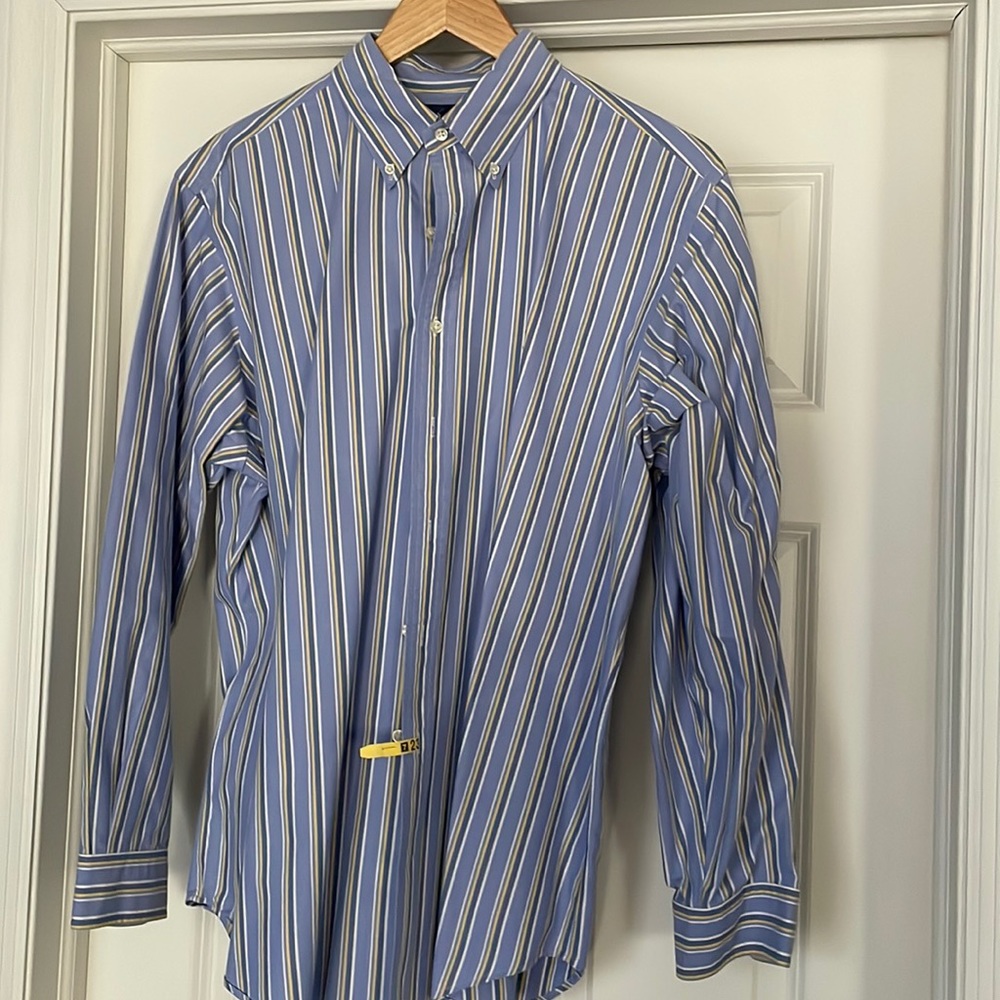 Men’s Lightly worn Ralph Lauren dress shirt. Machine Washable
